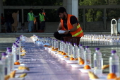 Muslims observe Ramadan in Pakistan