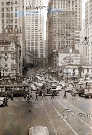 Vista da avenida So Joo no centro de