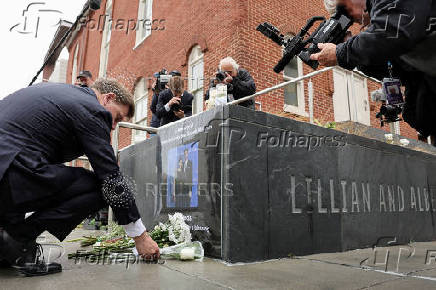German Foreign Minister Wadephul lays flowers in honor of shooting victims Israeli Embassy workers Lischinsky and Milgrim in Washington