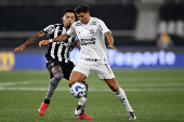 Partida entre Botafogo e Ceará válida pelo Campeonato Brasileiro 2025.