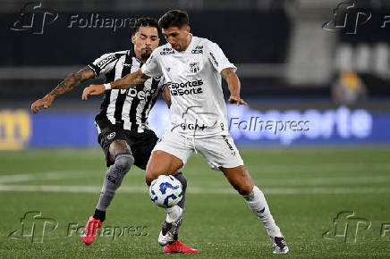 Partida entre Botafogo e Ceará válida pelo Campeonato Brasileiro 2025.