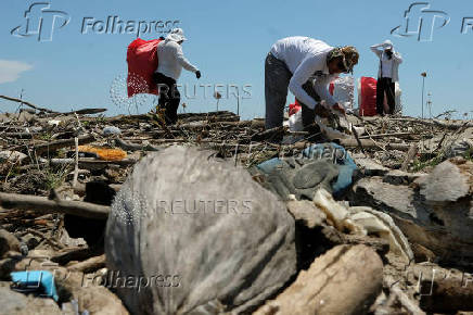 Atlantic Ocean protected from garbage by Ocean Cleanup barriers in Guatemala