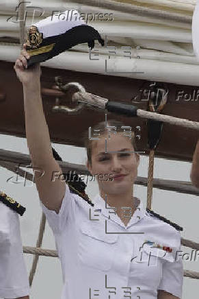 El Juan Sebastián de Elcano, con la princesa Leonor a bordo, pone rumbo a Galicia