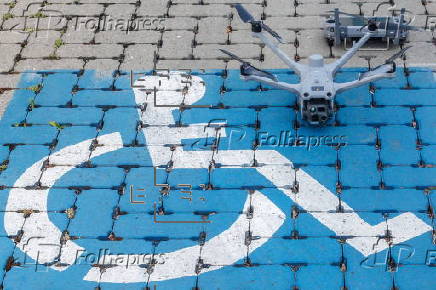 Mayor Guy D'haeseleer of Ninove presents three advanced police drones