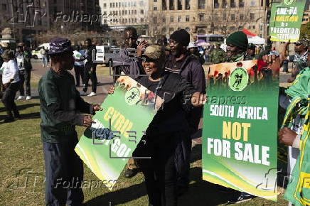Rally in support of KwaZulu-Natal provincial police chief held in Pretoria