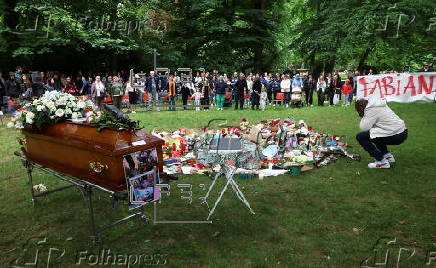 Vigil for 11-year-old boy who died following police chase in Brussels municipality