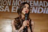 Activista Nadia Murad en acto en La Casa Encendida