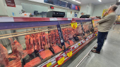 Movimentação em mercado atacadista na zona leste de SP