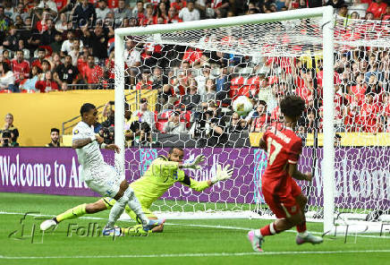 Soccer: Concacaf Gold Cup-Group Stage-Honduras at Canada