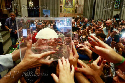 Catedral da Sé homenageia Papa Francisco