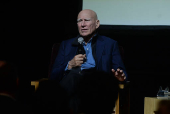Fotos de arquivo do fotógrafo Sebastião Salgado, morto aos 81 anos