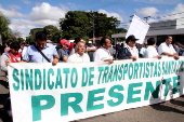 Huelga de transportistas por falta de combustible se cumple solo en una ciudad de Bolivia