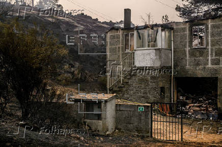 Incendio forestal en Chandrexa de Queixa
