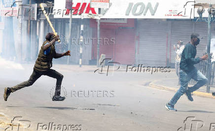 As Kenya marks anniversary of deadly protest, counter-protesters raise fears of new violence in Nairobi
