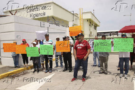 Falta de combustible en la frontera sur de México se agudiza por protestas de jubilados