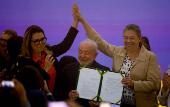 Lula e ministras na solenidade de sanção da lei 