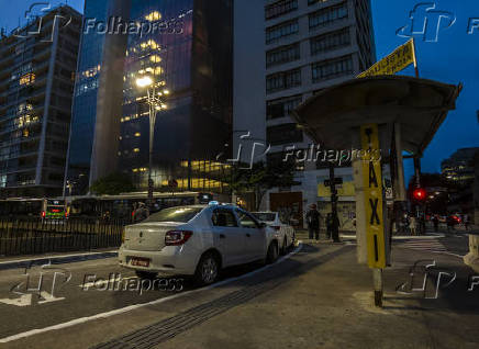 Ponto de táxi localizado na avenida Paulista