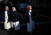Argentinians mourn Pope Francis, in Buenos Aires