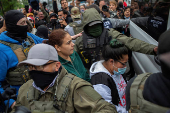 Federal agents make immigration arrests in Chicago