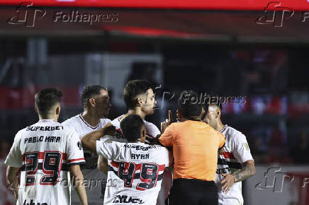 Match between são paulo and talleres for the 2025 libertadores cup.