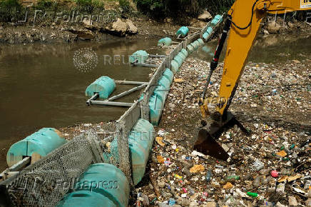 Atlantic Ocean protected from garbage by Ocean Cleanup barriers in Guatemala