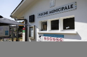 Puntrut JU municipality bans non-Swiss residents from entering the outdoor pool