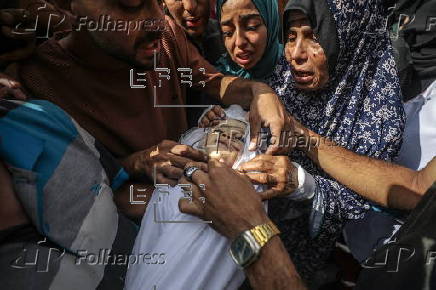 Mourning the dead at Al Shifa hospital