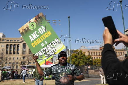 Rally in support of KwaZulu-Natal provincial police chief held in Pretoria