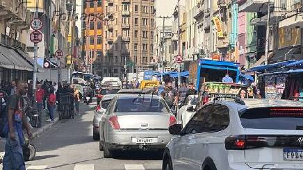 Rua 25 de março na polêmica mundial do trump