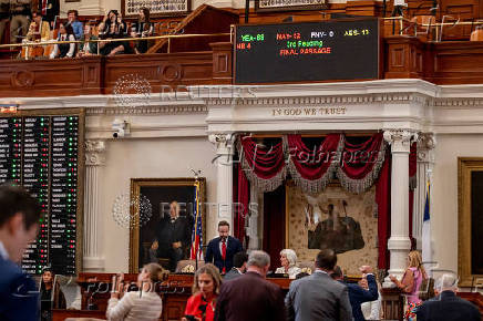Democratic lawmakers in Texas in redistricting battle