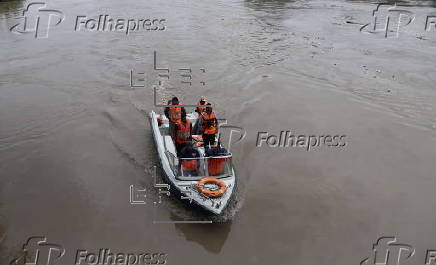 Water level rises in River Jhelum in Srinagar