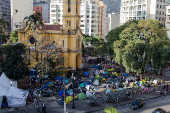 Acampamento no largo do Paissandu