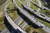 Rodovia dos bandeirantes, no cruzamento com a Anhanguera 
