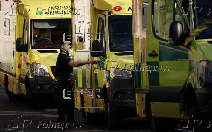 Hospitals in England look to shed jobs to cut costs