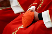 Mass to mourn Pope Francis held at St. Peter's
