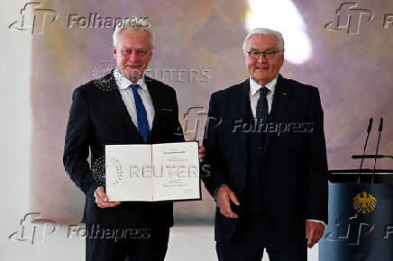 Incoming German cabinet members receive certificate of appointment in Berlin