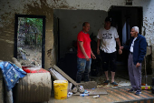Heavy rain triggers mudslide in Itagui