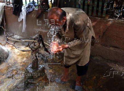 Heatwave grips Karachi