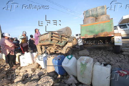 Afines a Morales bloquean 28 puntos en carreteras de Bolivia para forzar su candidatura