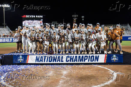NCAA Softball: CWS Final-Texas vs Texas Tech