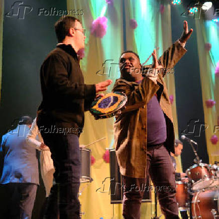 MALUKOS BELEZA ENCANTA COM SHOW INCLUSIVO NO TEATRO DA AMRIGS