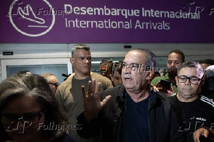 Silas Malafaia deixa o aeroporto do Galeão após ação da Polícia Federal