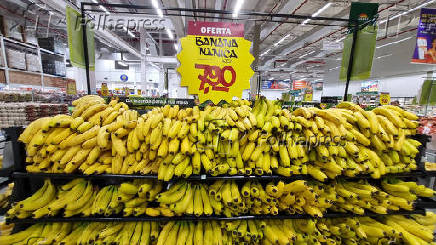 Produtos à venda em mercado atacadista em SP