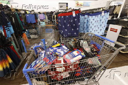 Walmart warns of price hikes amid tariffs
