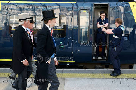 People on trains to Ascot