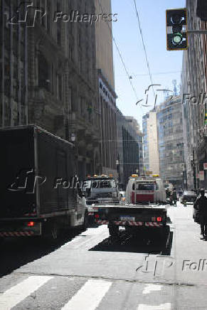 Guinchos fazem protesto no Centro de SP