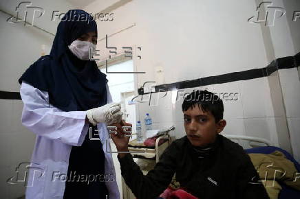 Patients receive treatment on World Diabetes Day in Peshawar