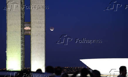 Eclipse lunar em Brasília