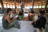 La lucha contra extractivismo y machismo reúne a mujeres indígenas en Amazonia de Ecuador