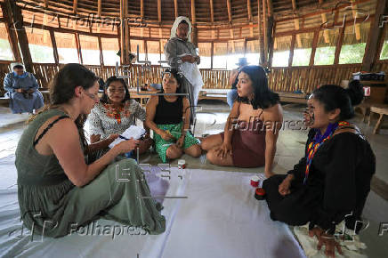 La lucha contra extractivismo y machismo reúne a mujeres indígenas en Amazonia de Ecuador
